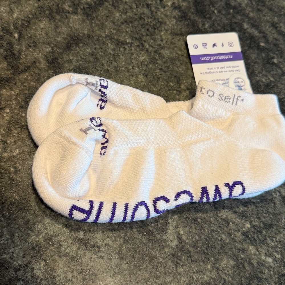 Notes to self white “I am awesome” socks. Size M - Picture 3 of 3